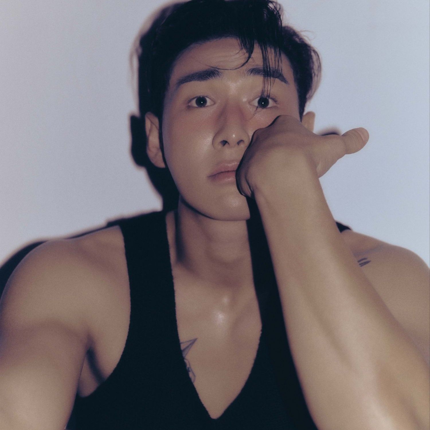 Behind-the-scenes cut of Baekho