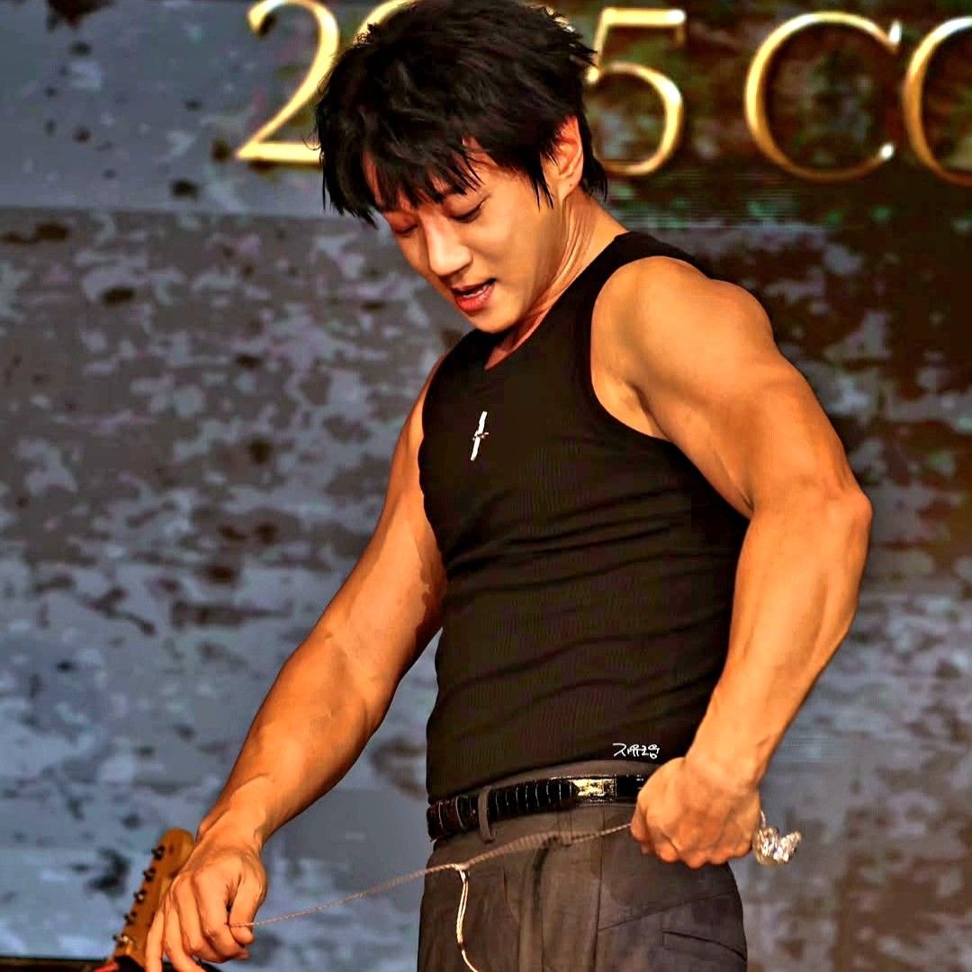 A moment captured by Hwang Chiyeol's fan