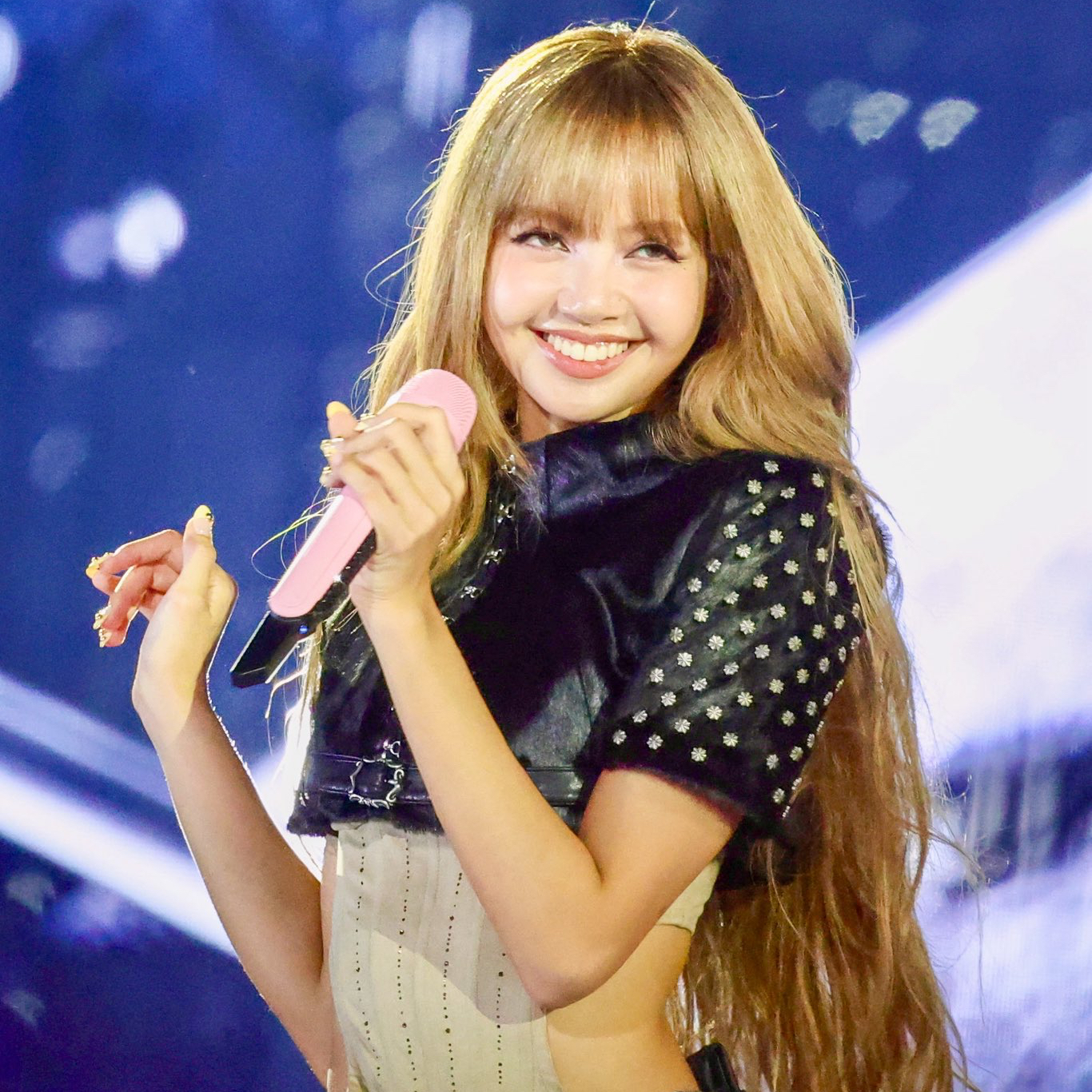 Lisa (BLACKPINK)的最新照片