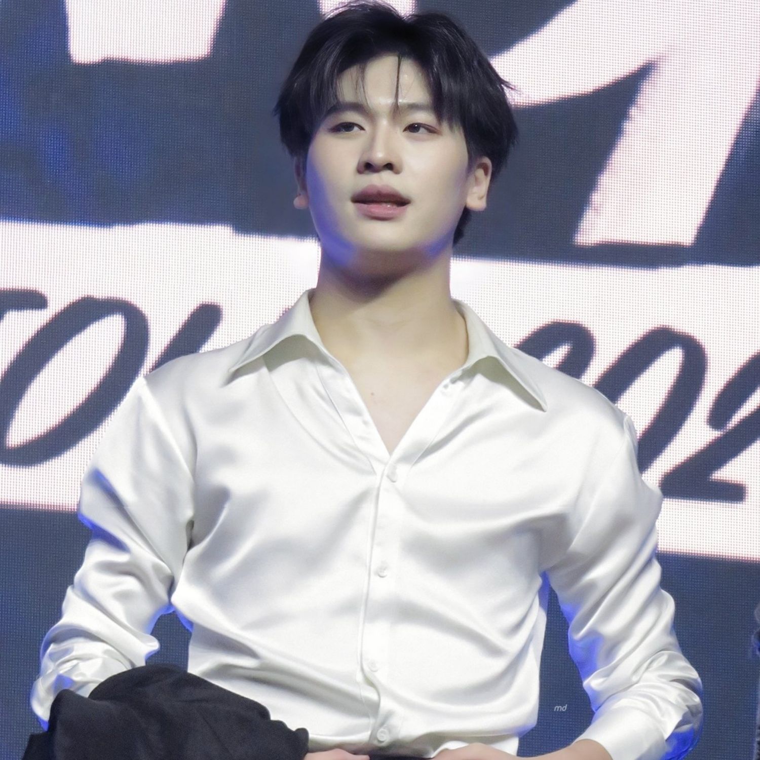 A moment captured by Shen (NexT1DE)'s fan