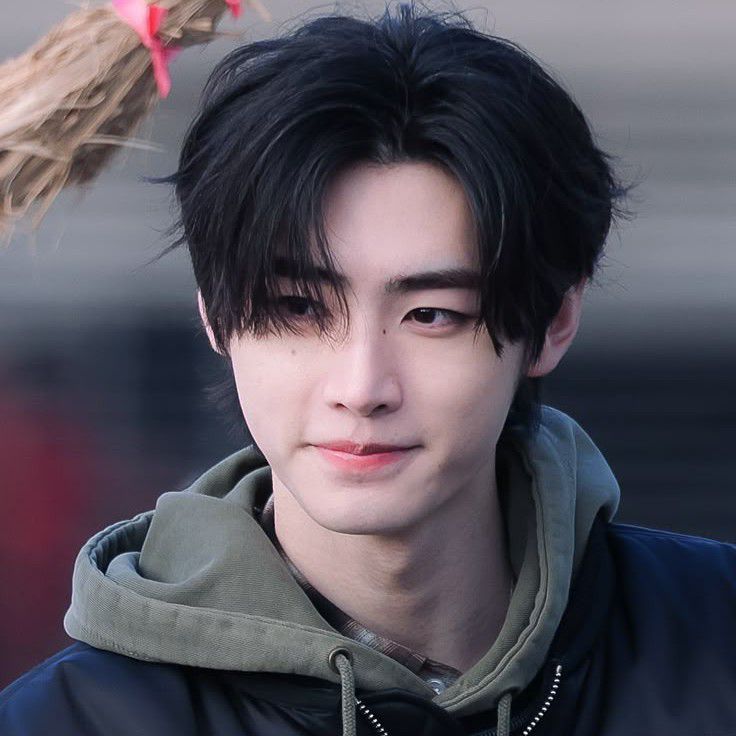 A moment captured by Sunghoon (ENHYPEN)'s fan