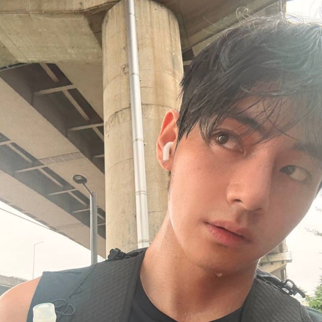 뷔 (방탄소년단) 최근 활동샷