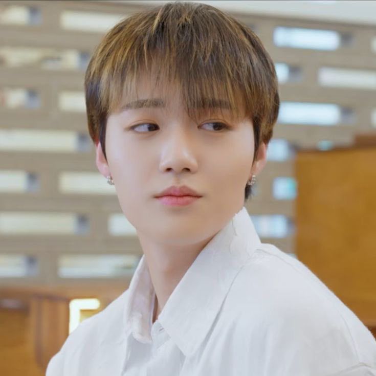 Behind-the-scenes cut of Doyoung (TREASURE)