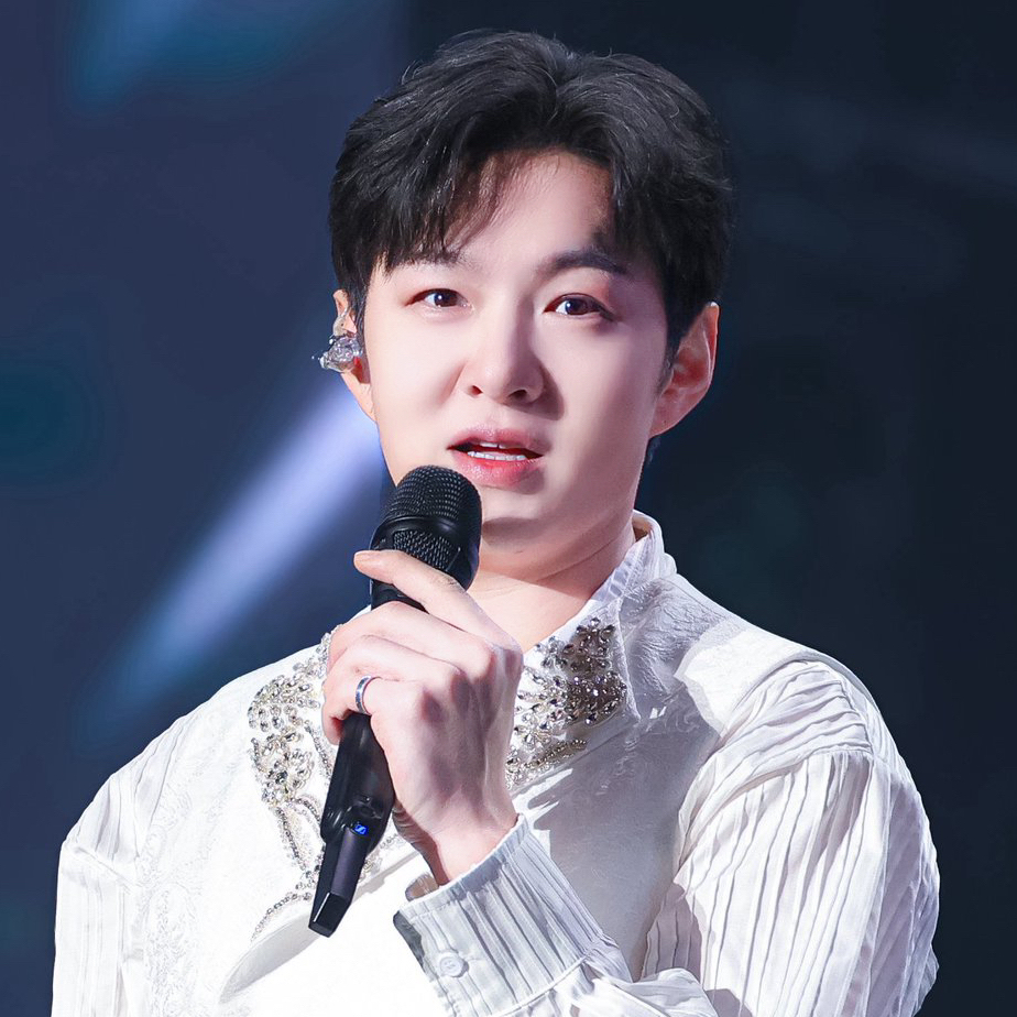 Behind-the-scenes cut of Lee Changsub (BTOB)