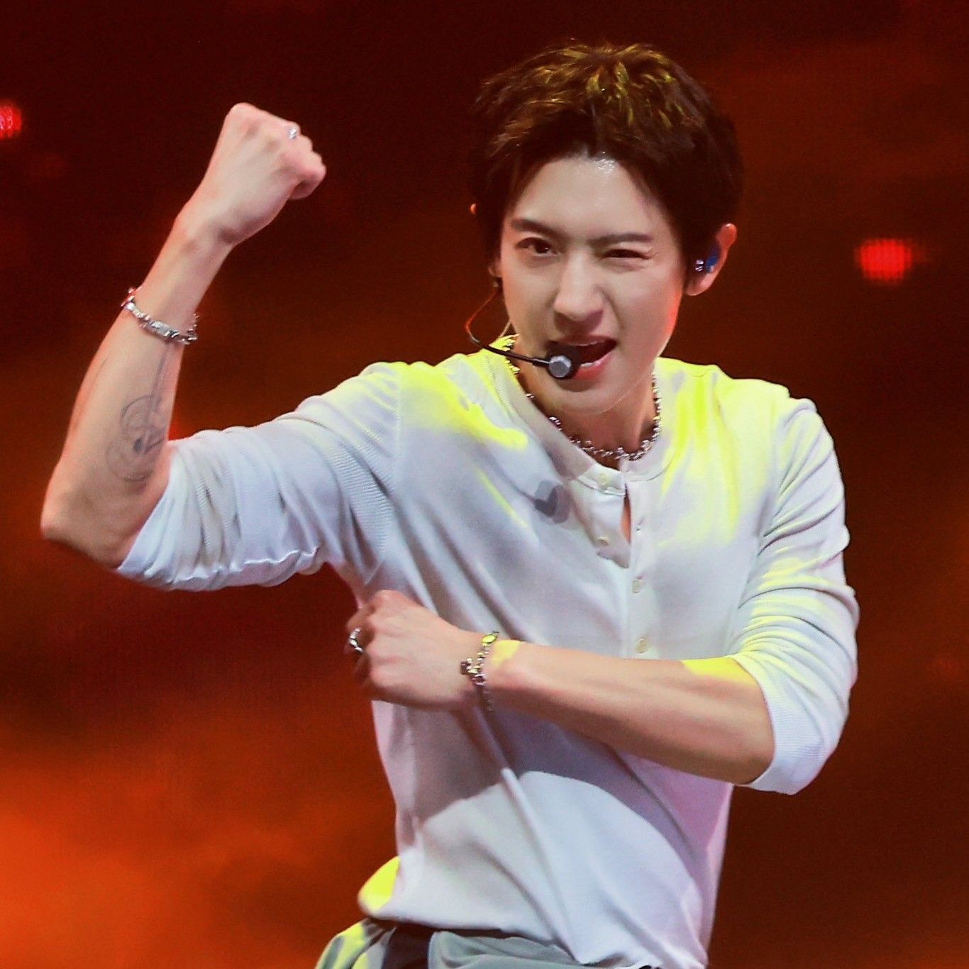 燦烈 (EXO)的最新照片