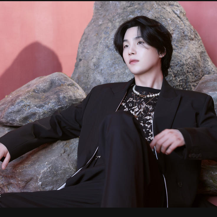 Latest photo of SUGA (BTS)