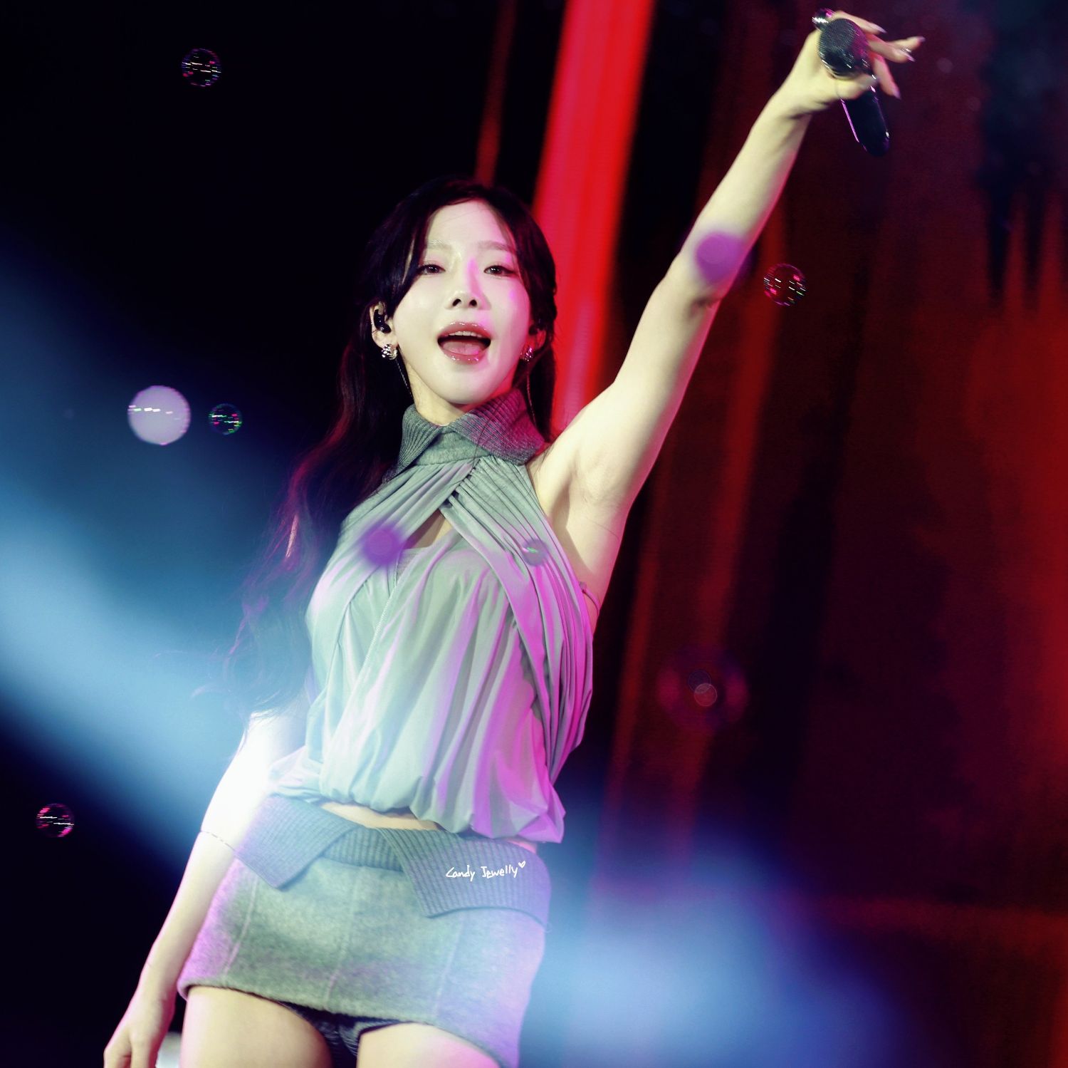 Behind-the-scenes cut of Taeyeon (Girls' Generation)