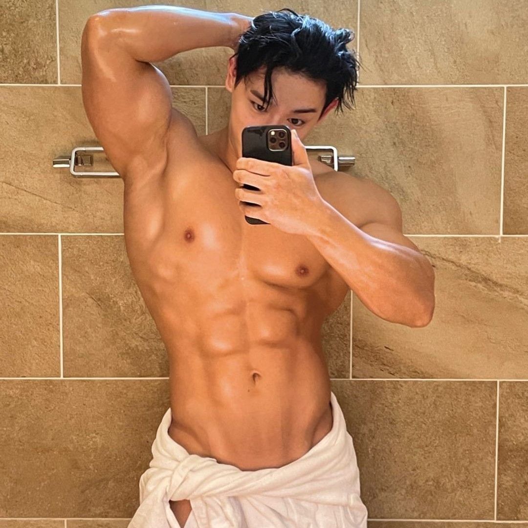 Behind-the-scenes cut of Wonho