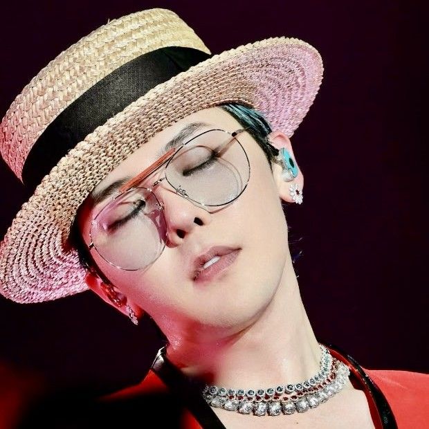 Momen yang diabadikan oleh penggemar G-DRAGON (BIGBANG)