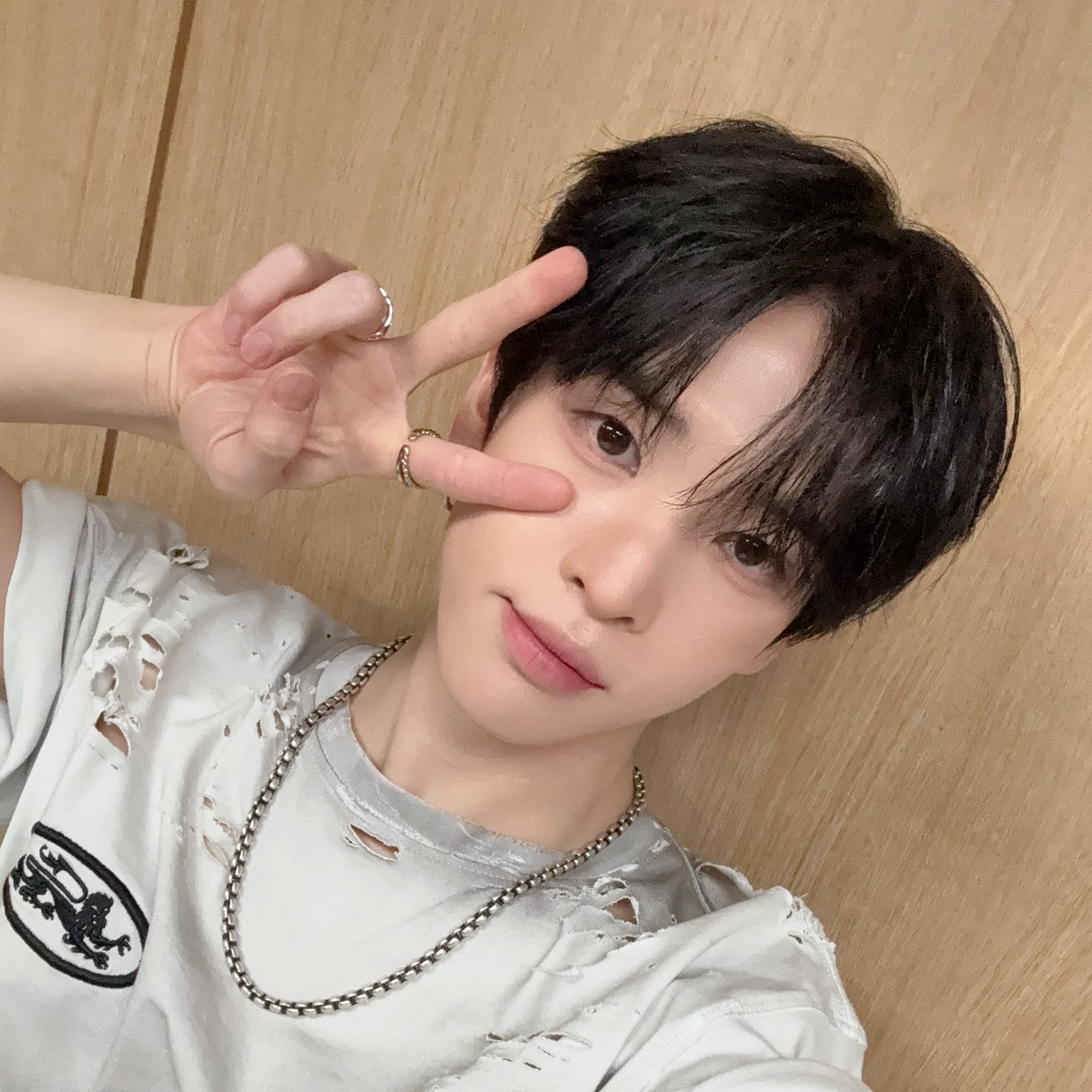 Recent activity shot of Allen (CRAVITY)