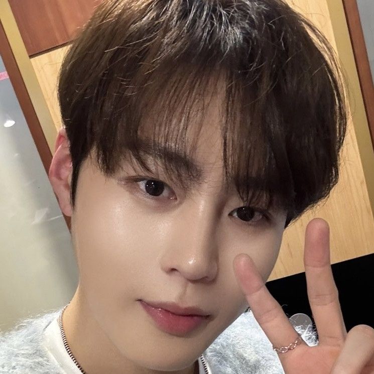 Latest photo of Ha Sungwoon
