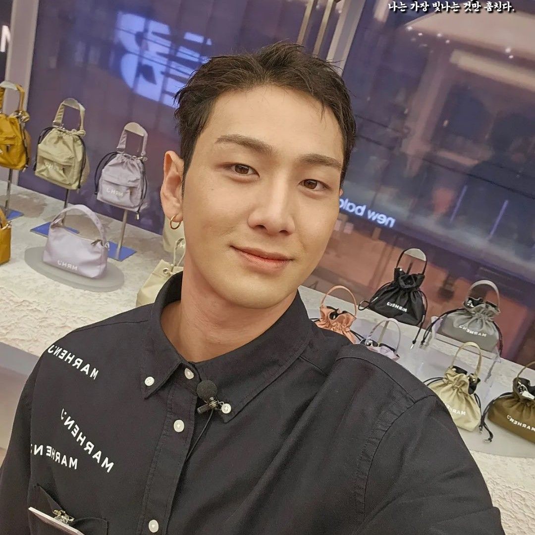 백호 최근 활동샷