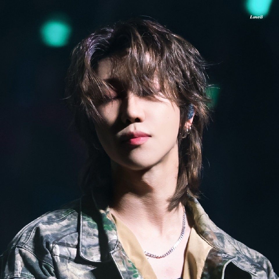 Behind-the-scenes cut of The 8 (SEVENTEEN)