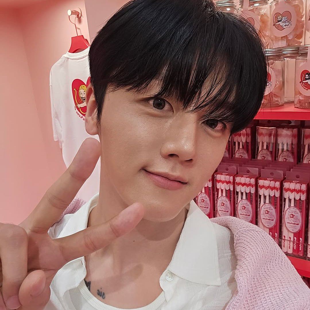 Recent activity shot of Youngbin (SF9)