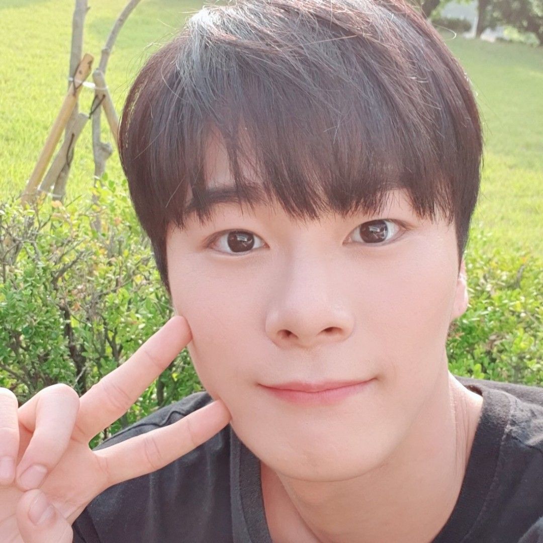 Behind-the-scenes cut of Moonbin (ASTRO)