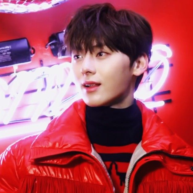 Latest photo of Hwang Minhyun