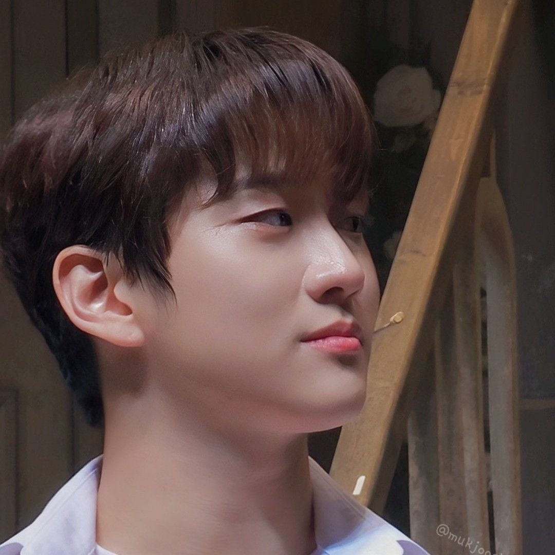 A moment captured by Hong Joochan (GoldenChild)'s fan