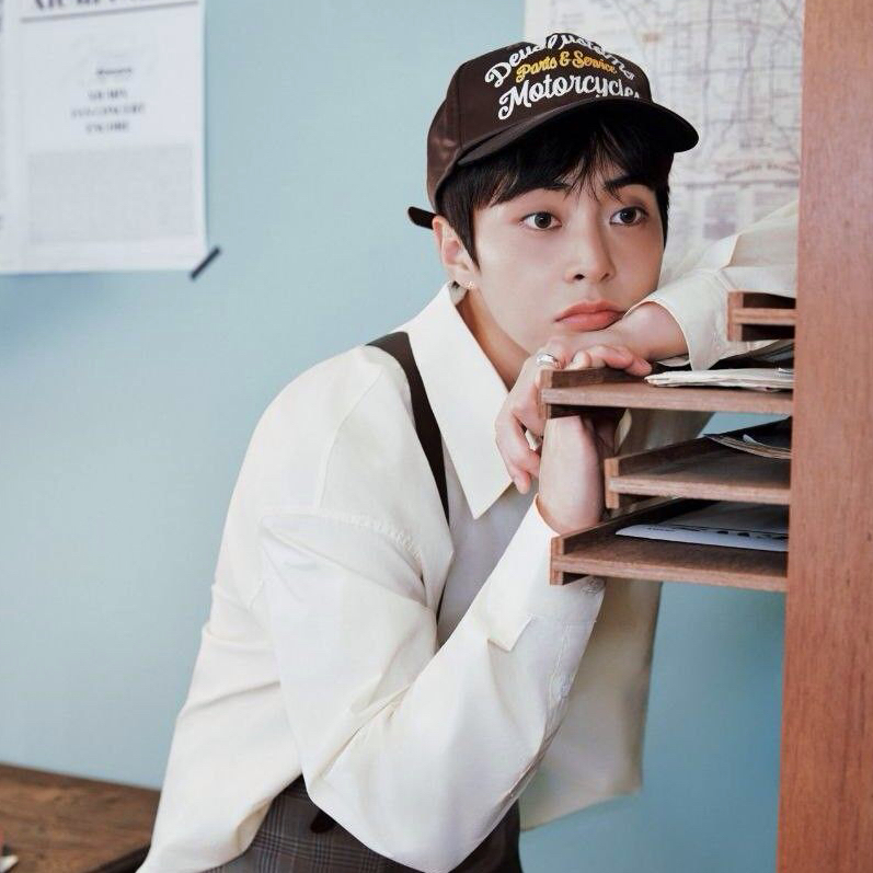 Behind-the-scenes cut of Xiumin (EXO)