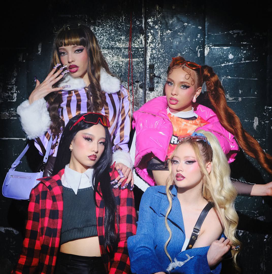 Recent activity shot of GIRLSET