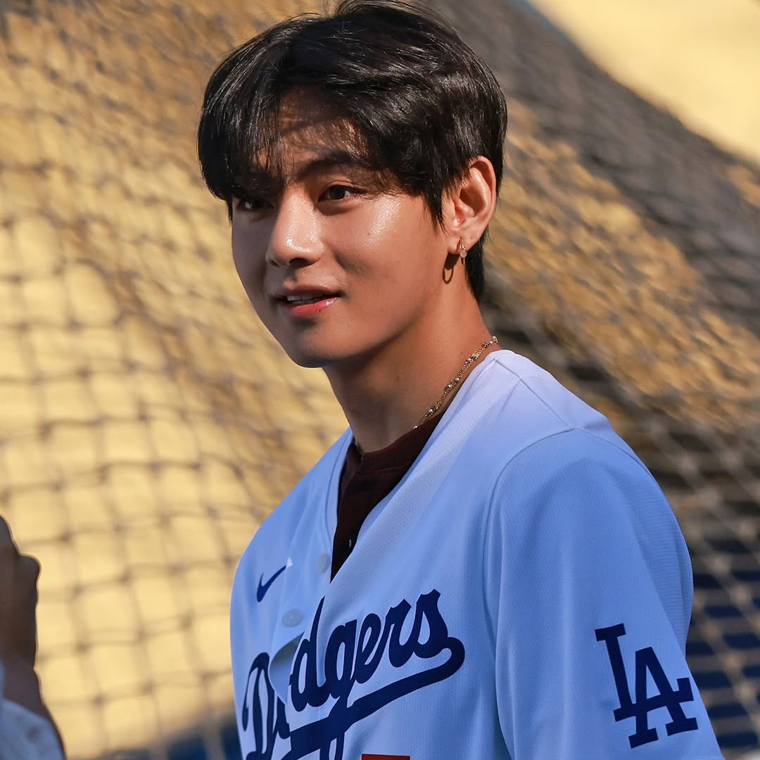 Behind-the-scenes cut of BTS