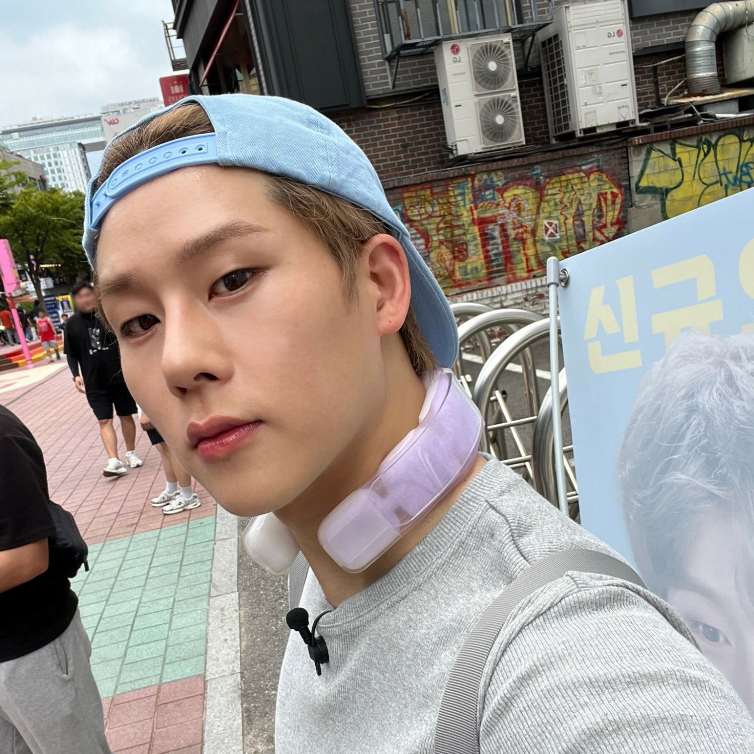 A moment captured by MONSTA X's fan
