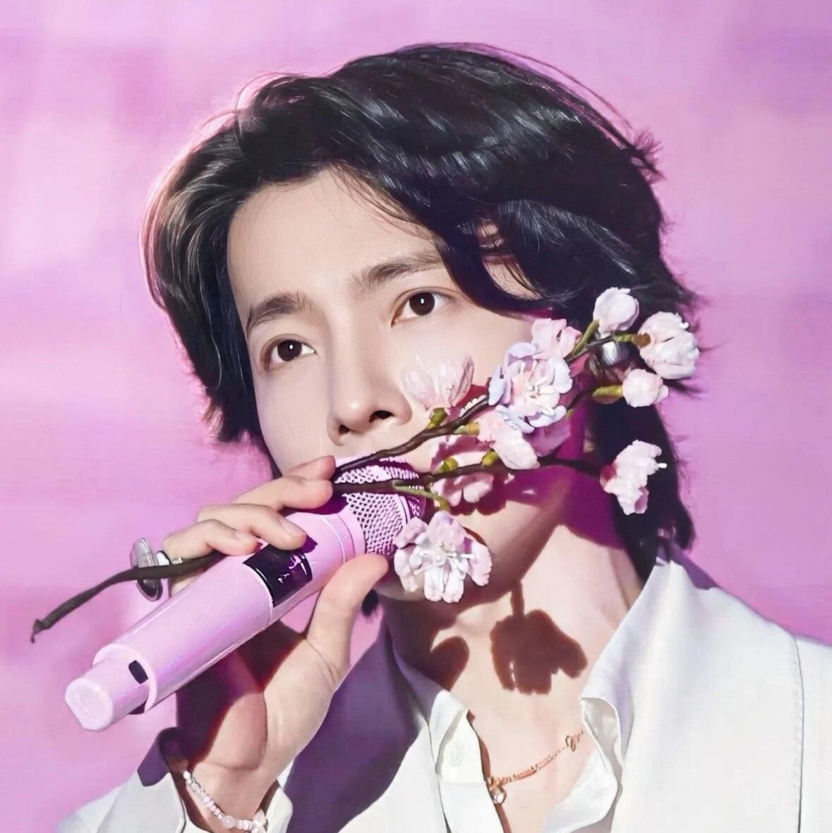 Behind-the-scenes cut of Donghae (Super Junior)