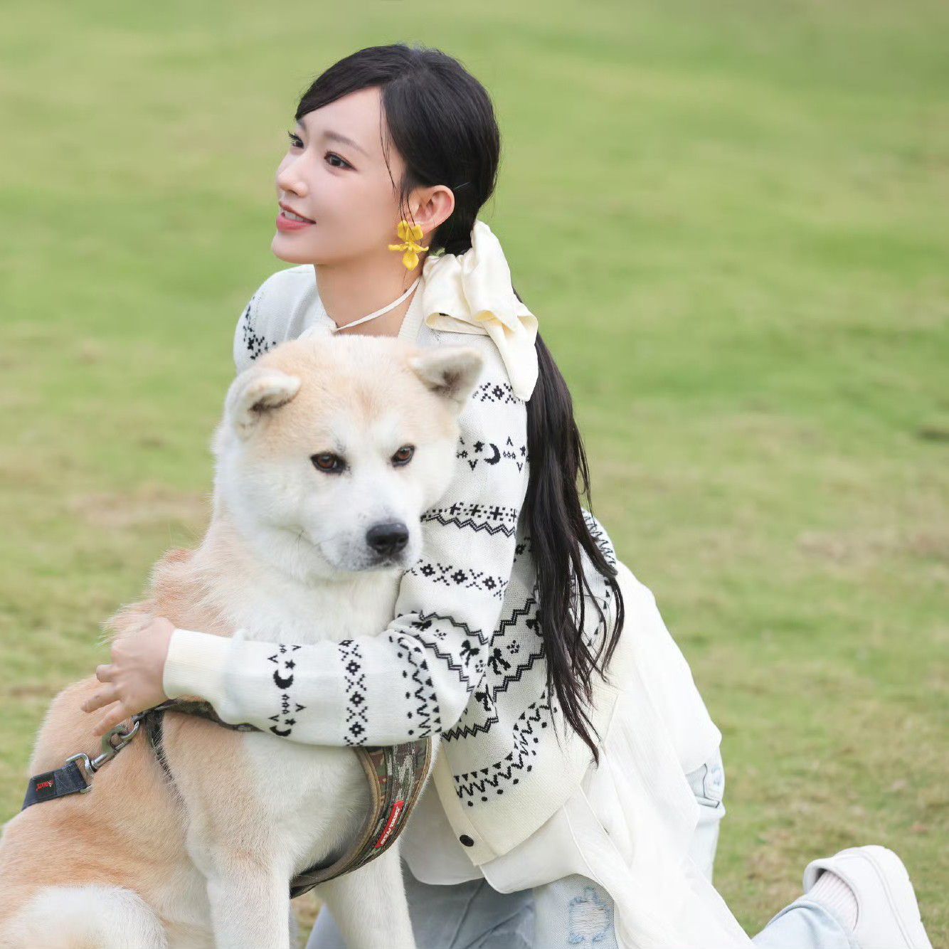 A moment captured by Cheng Xiao's fan