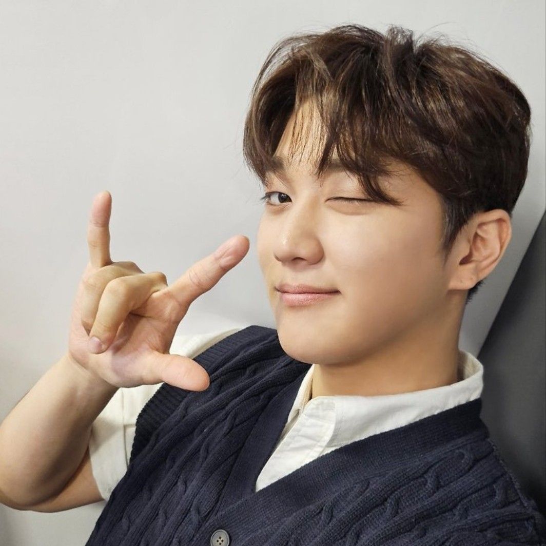 Behind-the-scenes cut of Hong Joochan (GoldenChild)