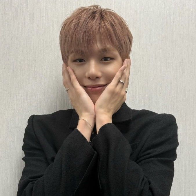 Behind-the-scenes cut of Kang Daniel