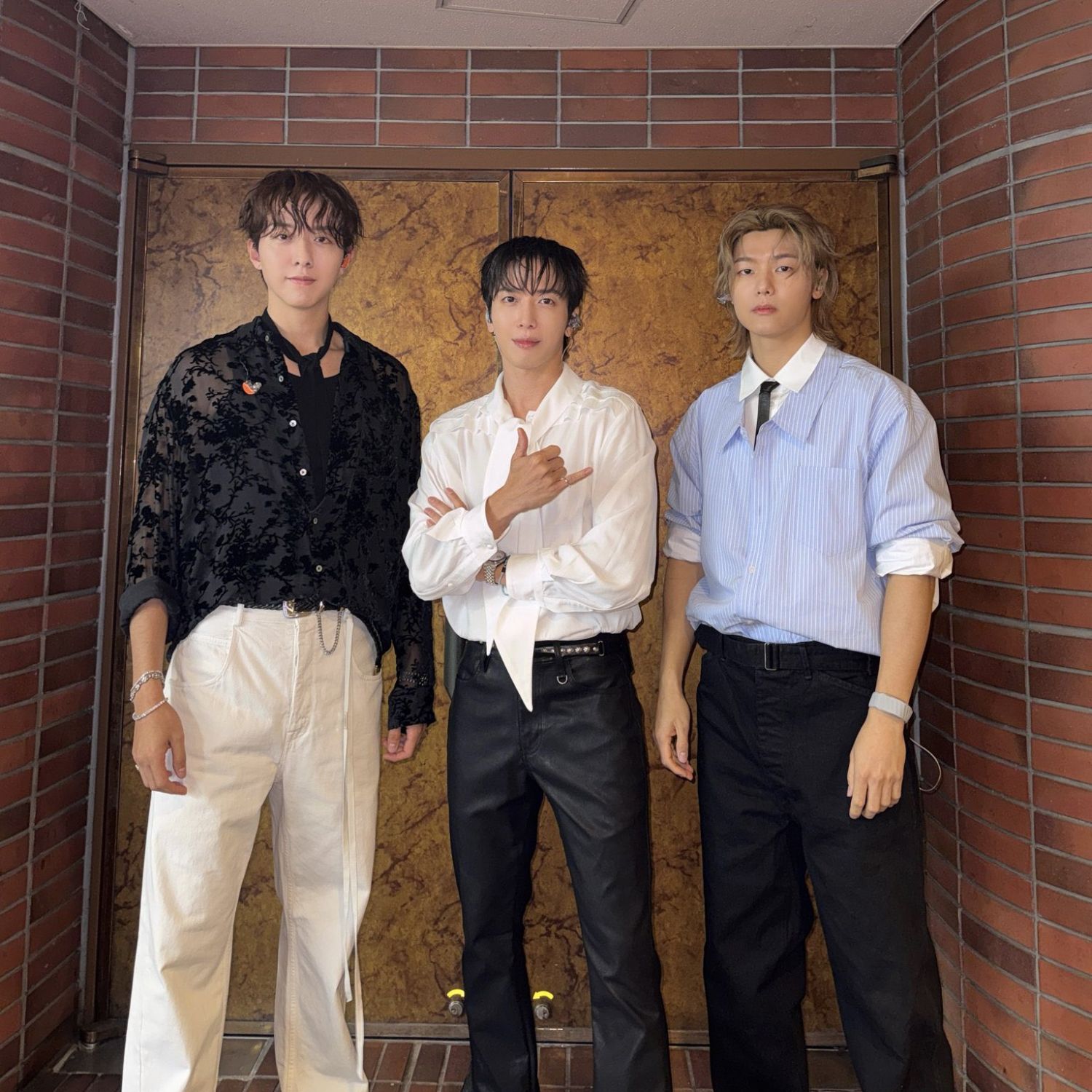 A moment captured by CNBLUE's fan