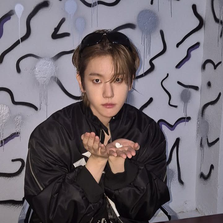 백현 (EXO) 최근 활동샷