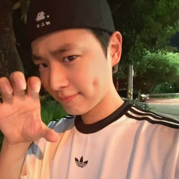 Behind-the-scenes cut of Choi Byungchan