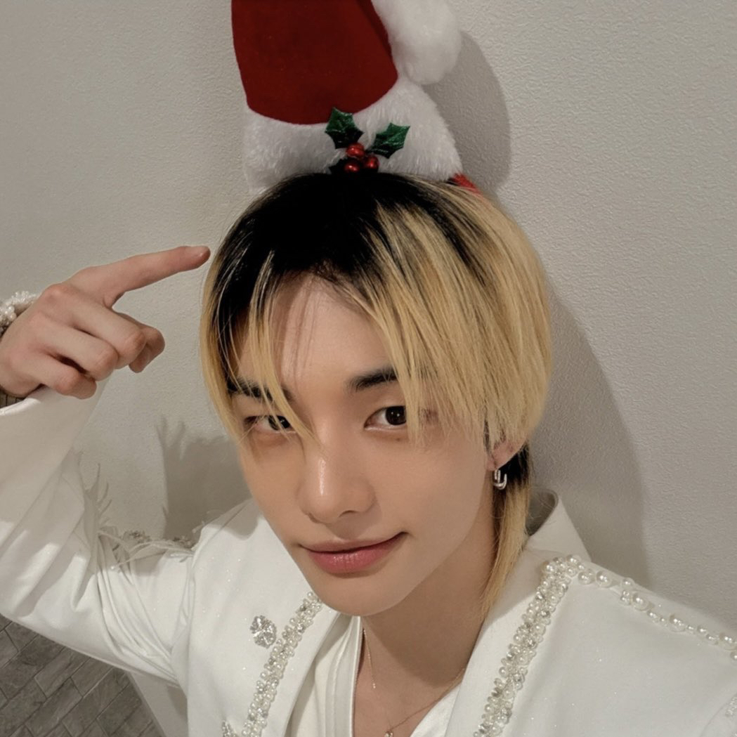 Behind-the-scenes cut of Hyunjin (Stray Kids)