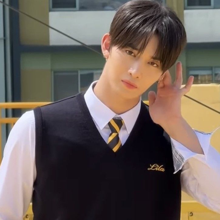 Latest photo of Bae Jinyoung