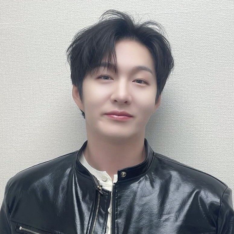 Latest photo of Lee Changsub (BTOB)