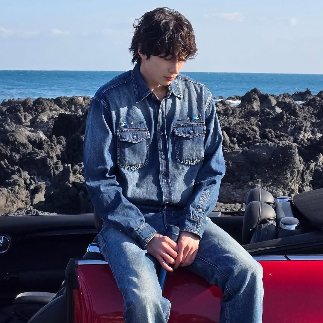 Recent activity shot of Han Seungwoo