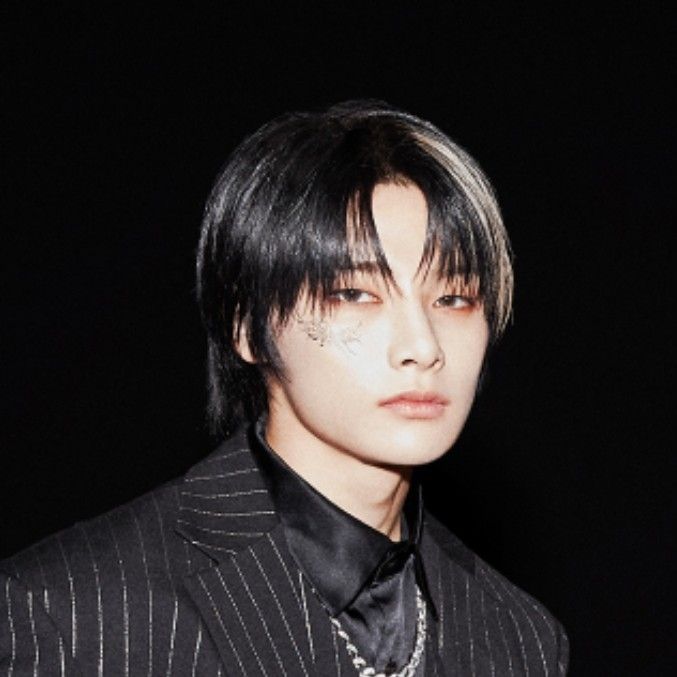 Behind-the-scenes cut of Stray Kids