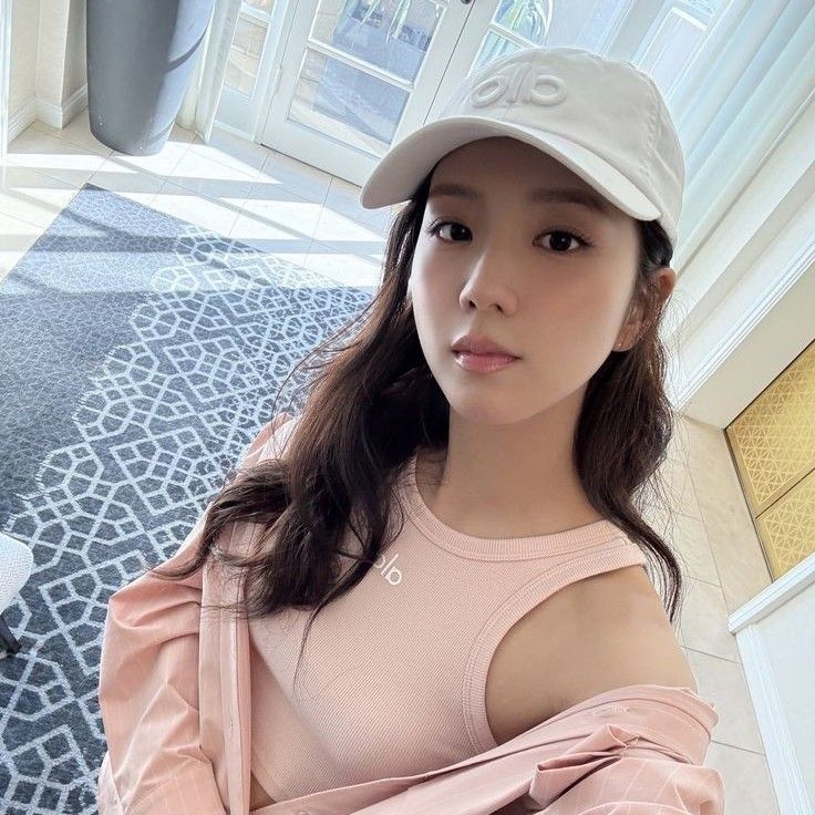 Behind-the-scenes cut of Jisoo (BLACKPINK)