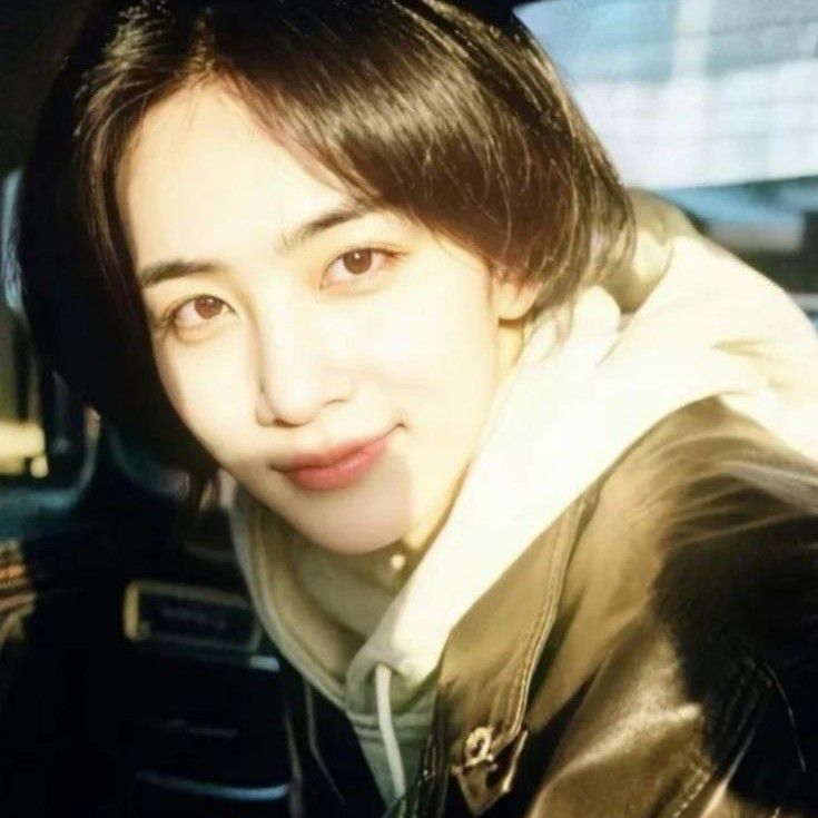 Latest photo of Jeonghan (SEVENTEEN)