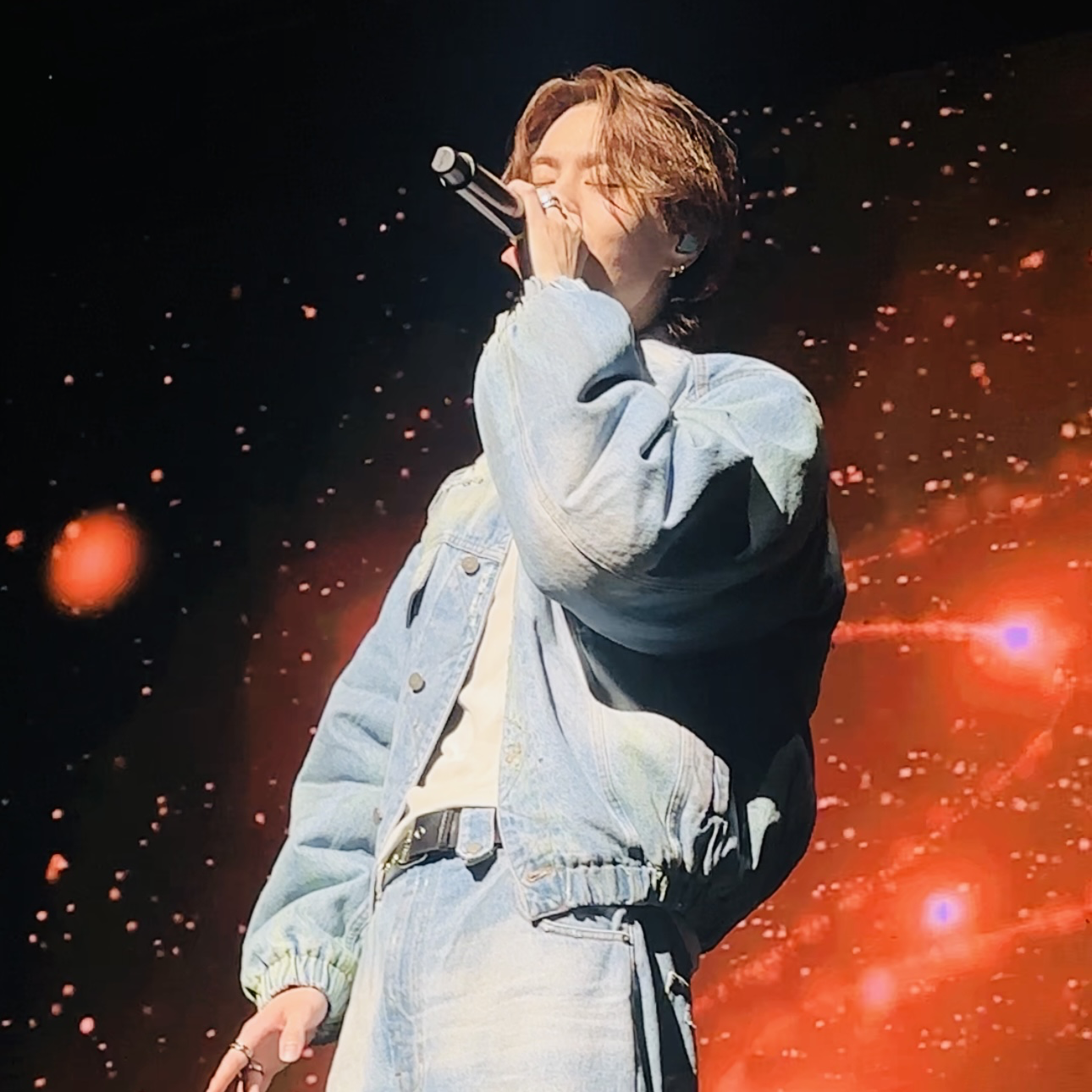 A moment captured by Yugyeom (GOT7)'s fan