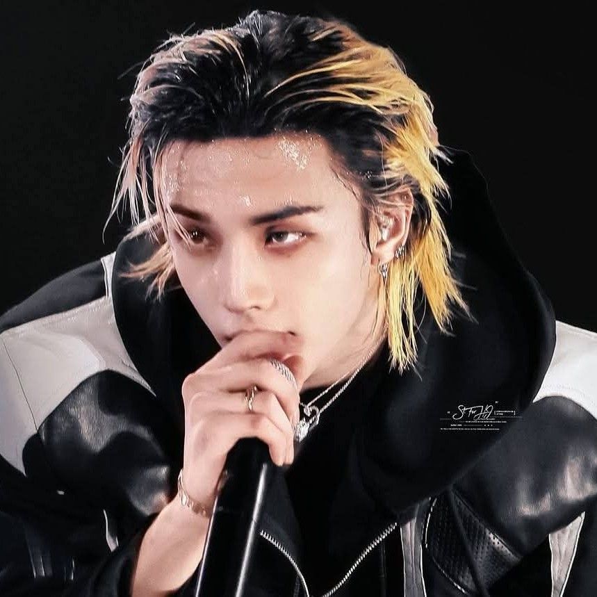 A moment captured by Hyunjin (Stray Kids)'s fan