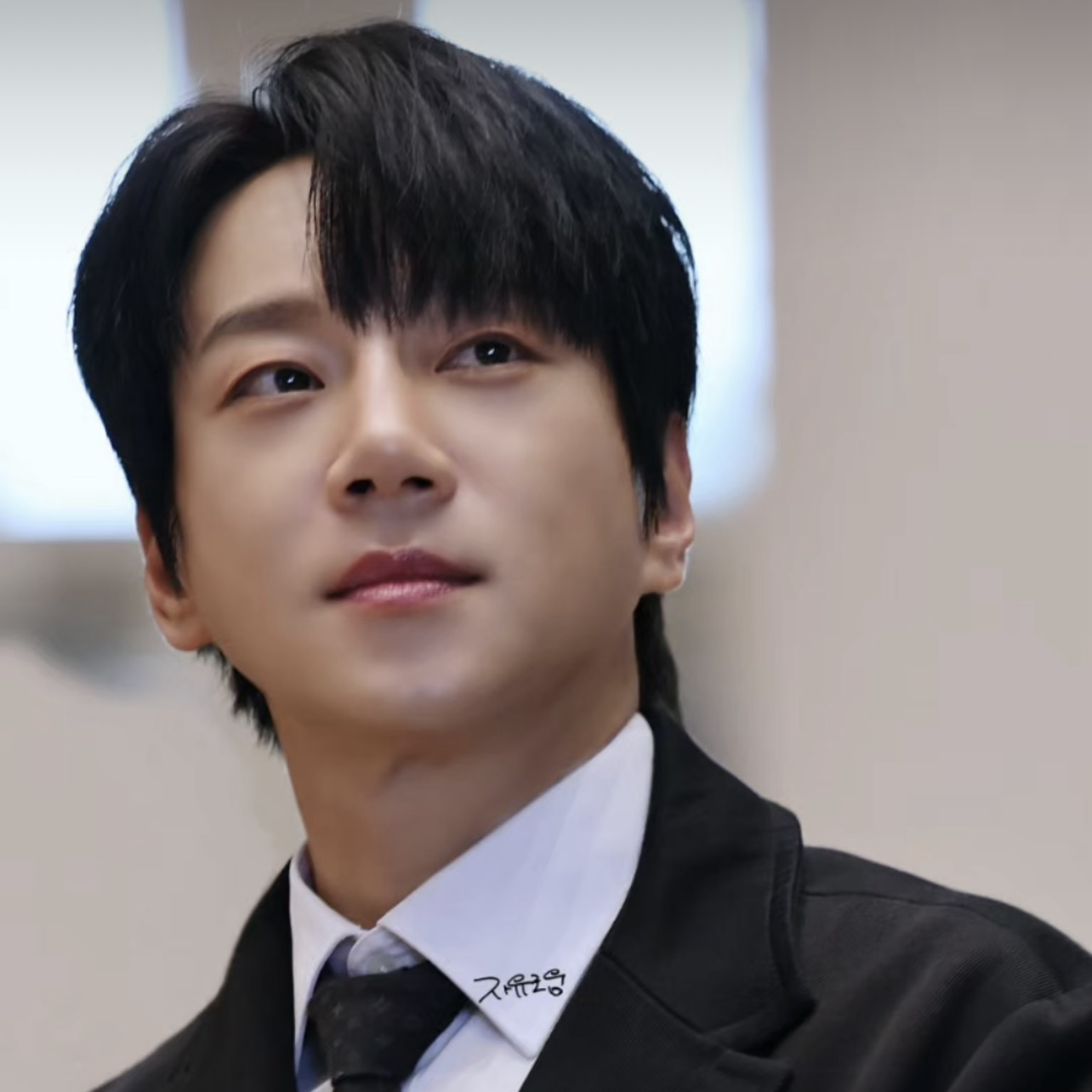 Recent activity shot of Hwang Chiyeol