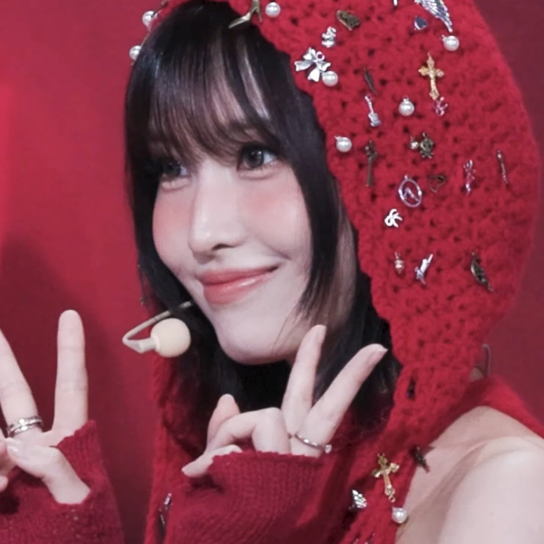 A moment captured by Momo (TWICE)'s fan