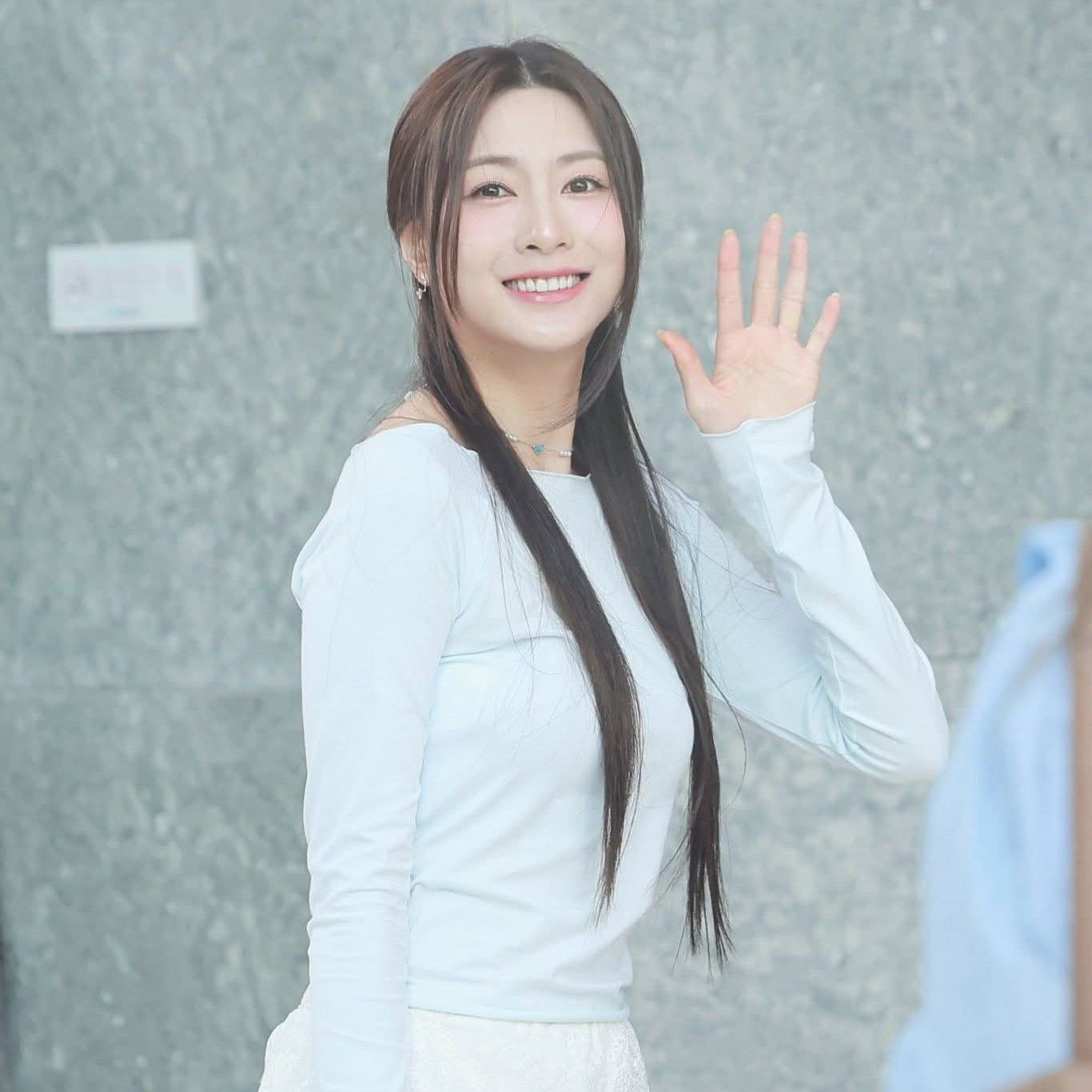 A moment captured by Oh Hayoung (Apink)'s fan