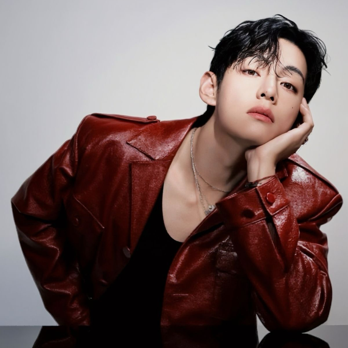 뷔 (방탄소년단)의 최신 사진