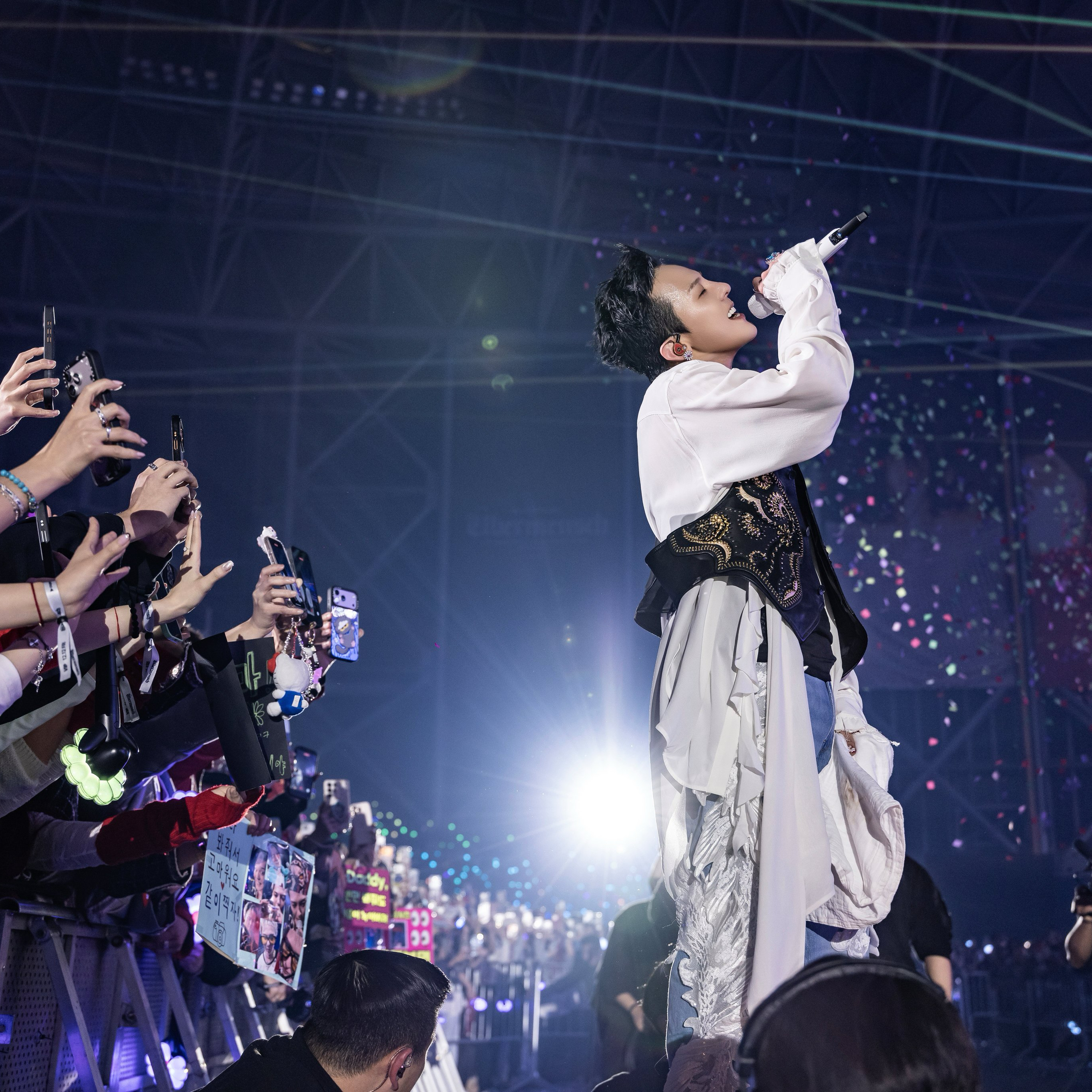 Latest photo of G-DRAGON (BIGBANG)