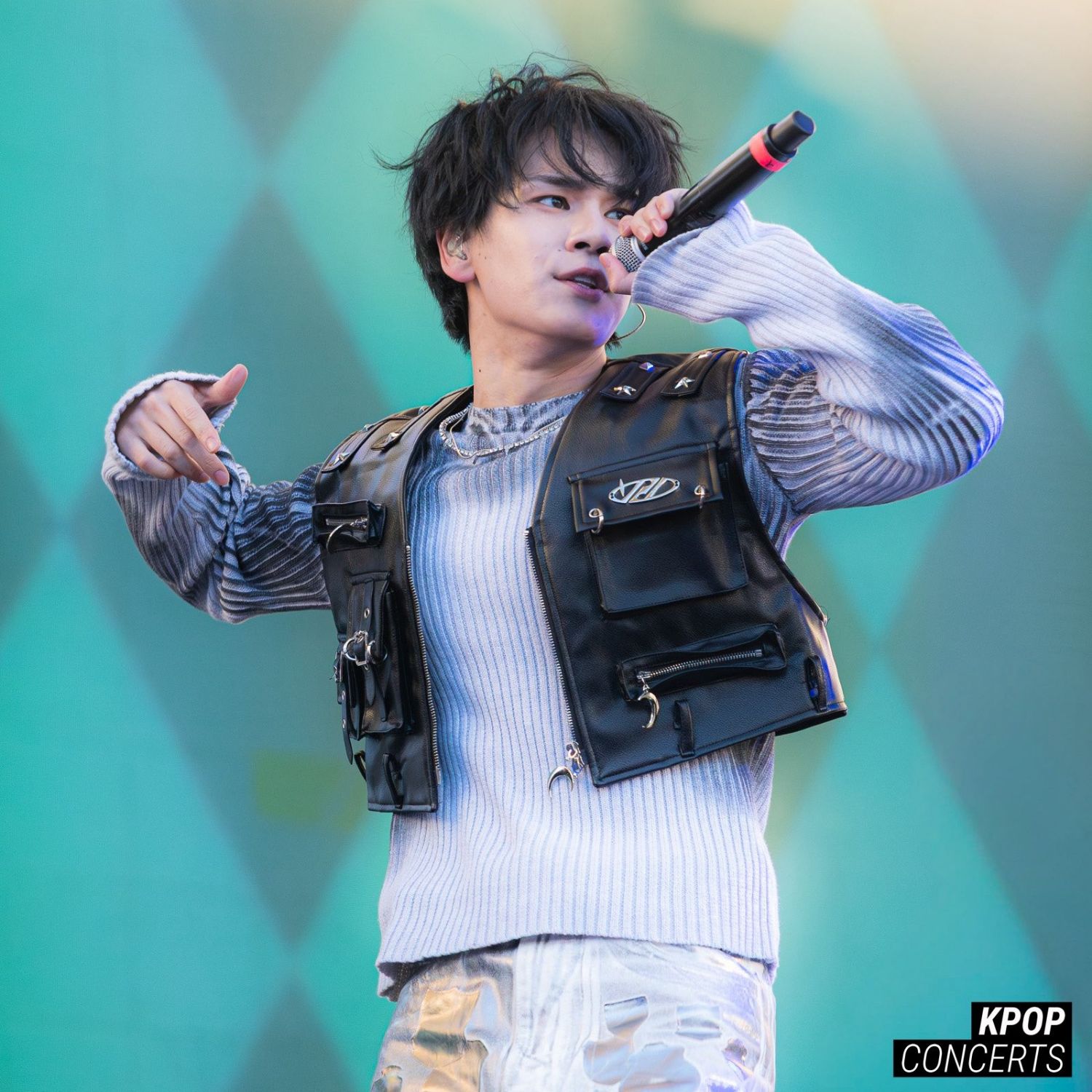 Recent activity shot of Mamehara Issei (JO1)