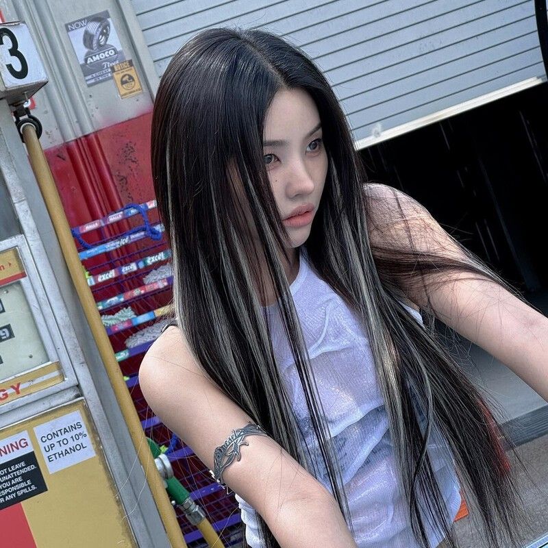 Behind-the-scenes cut of Soyeon (i-dle)