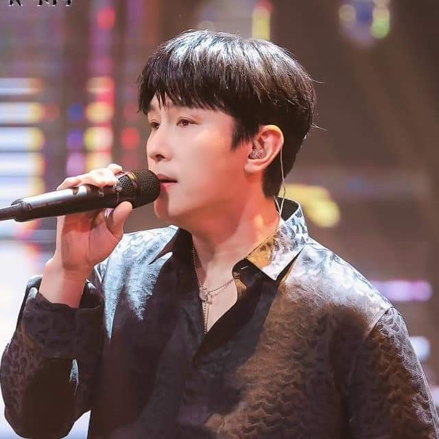 Behind-the-scenes cut of Kim Dongwan (SHINHWA)