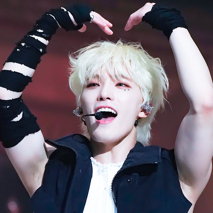Latest photo of Dino (SEVENTEEN)